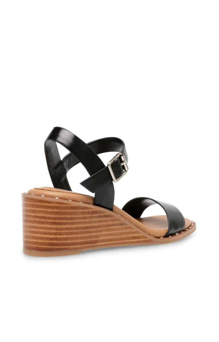 Daire Black Wedges