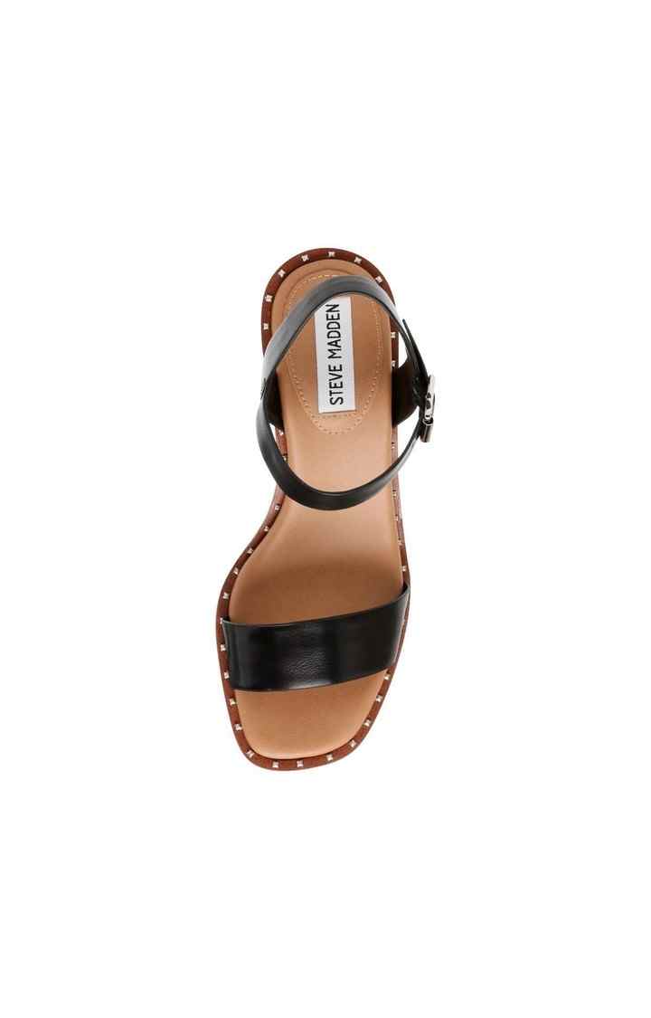 Daire Black Wedges