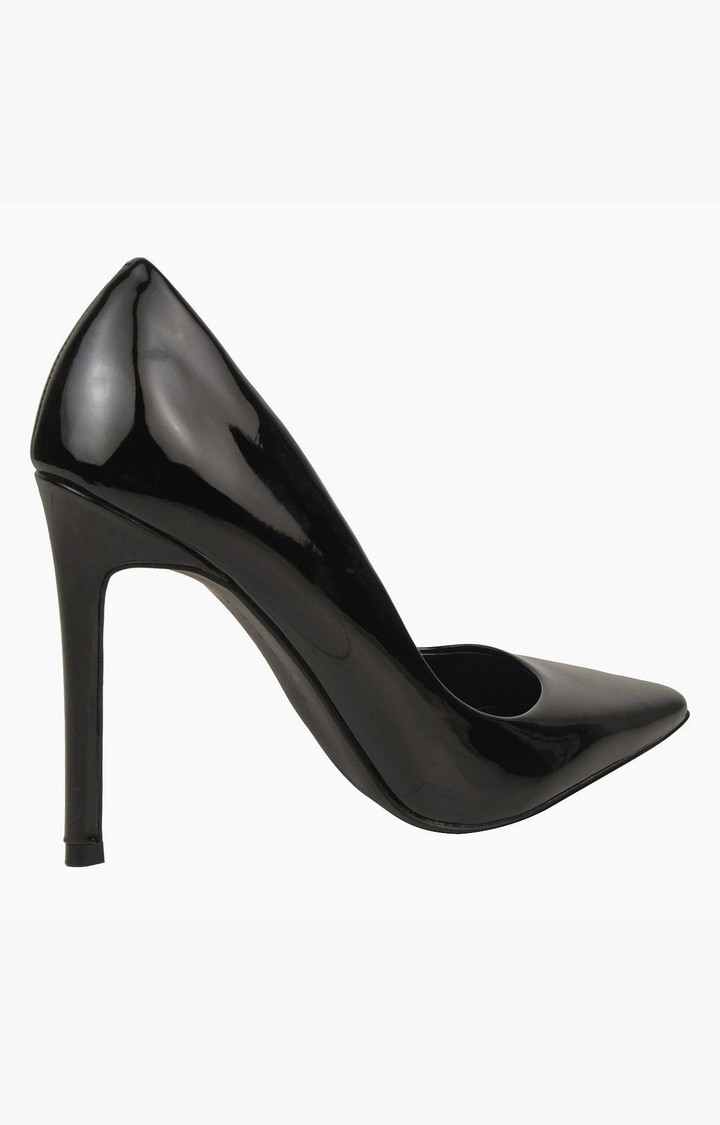 Spicy Black Pumps