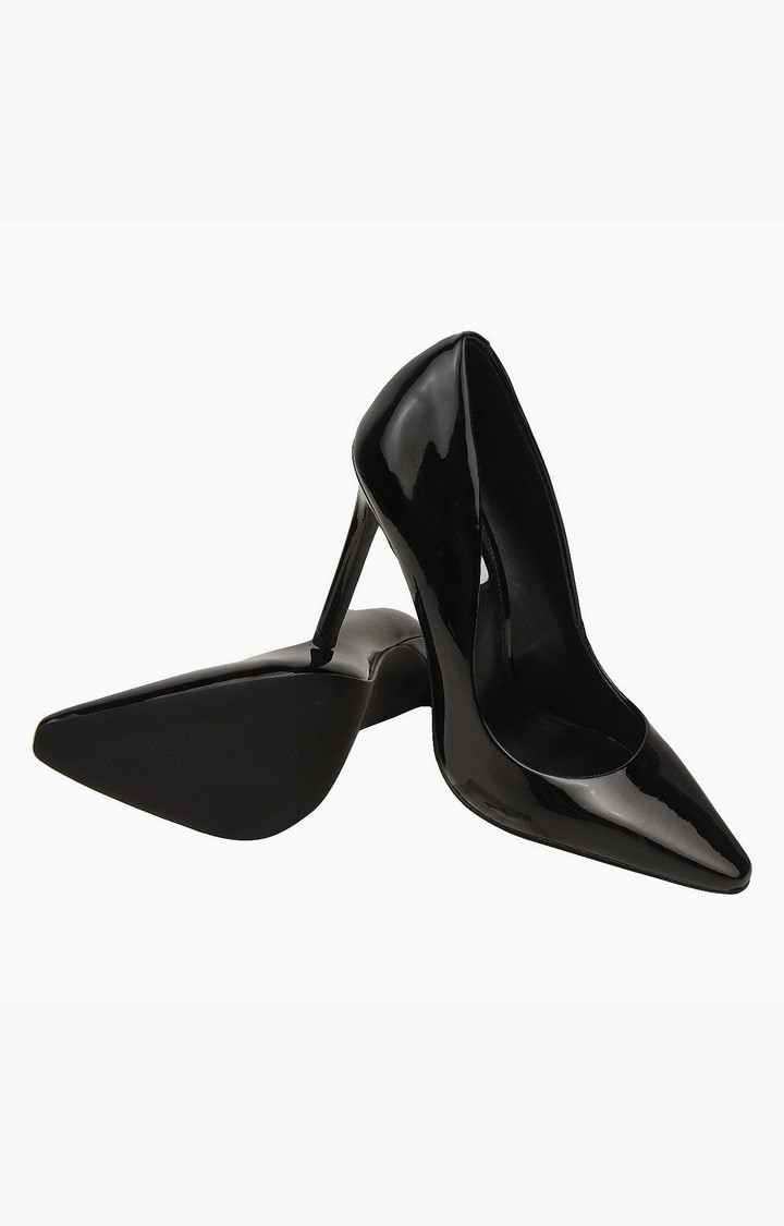 Spicy Black Pumps