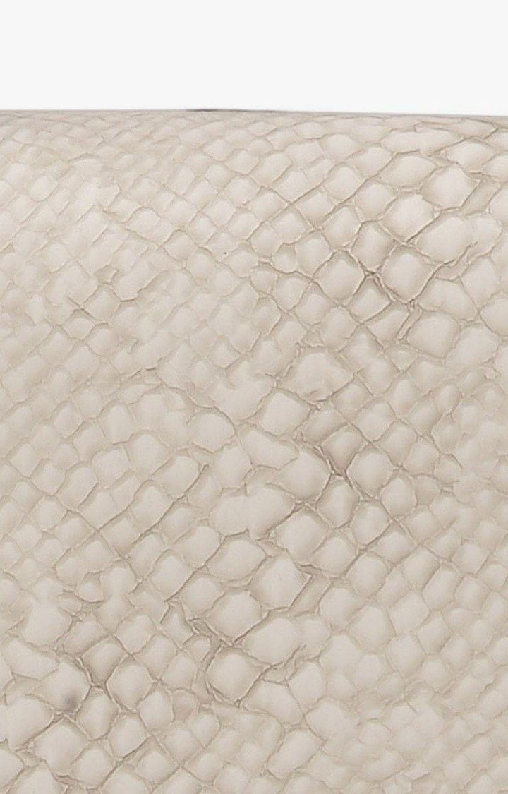 Blacie White Handbags