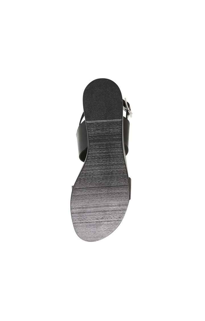 Pembroke Black Wedges