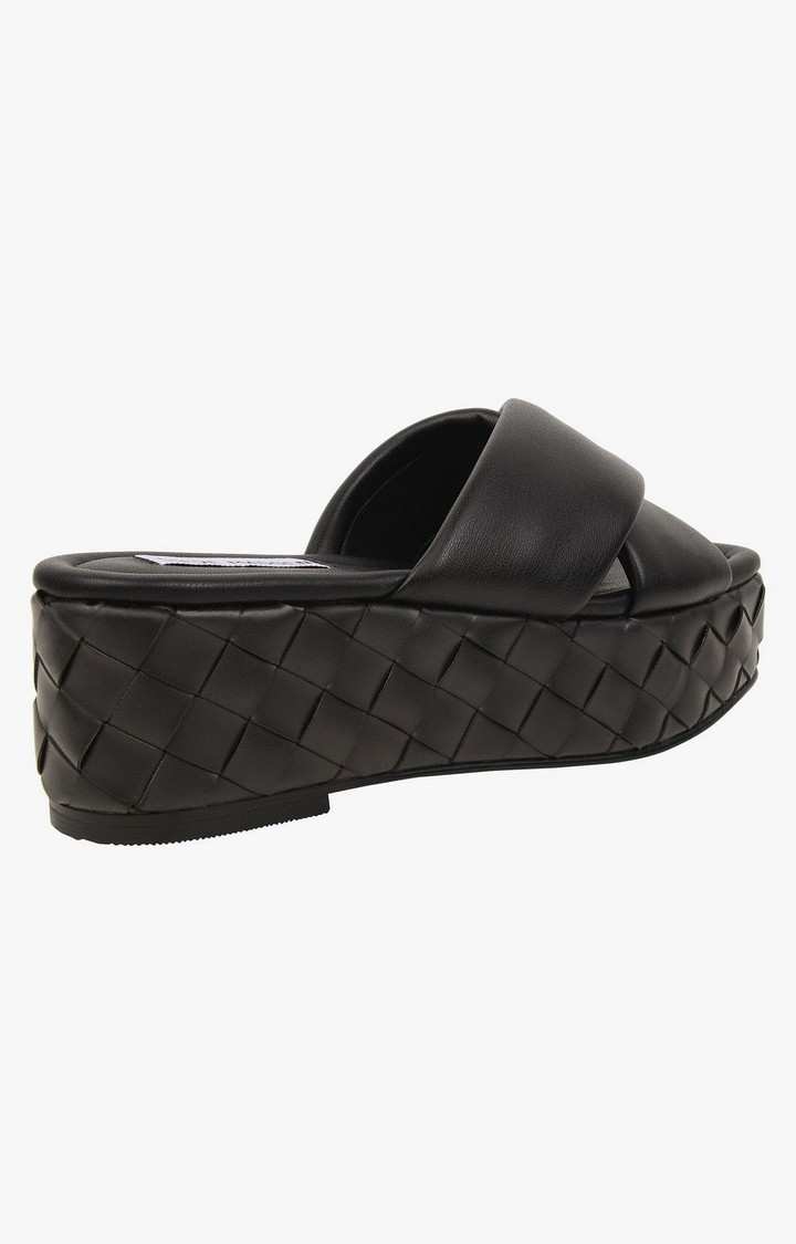 Raivyn Black Wedges