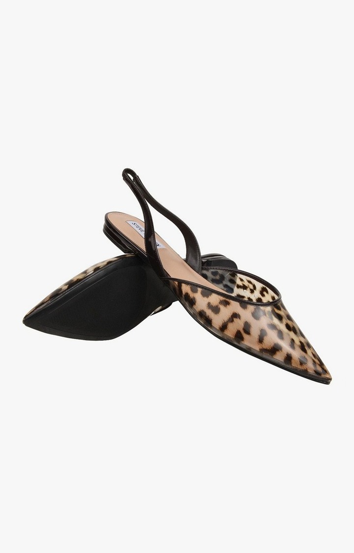 Josey-V Multi Closed Flats & Ballerinas