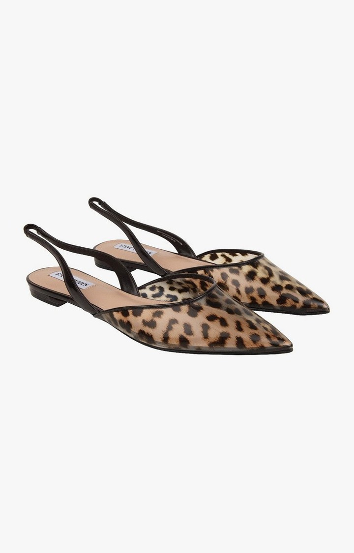 Josey-V Multi Closed Flats & Ballerinas