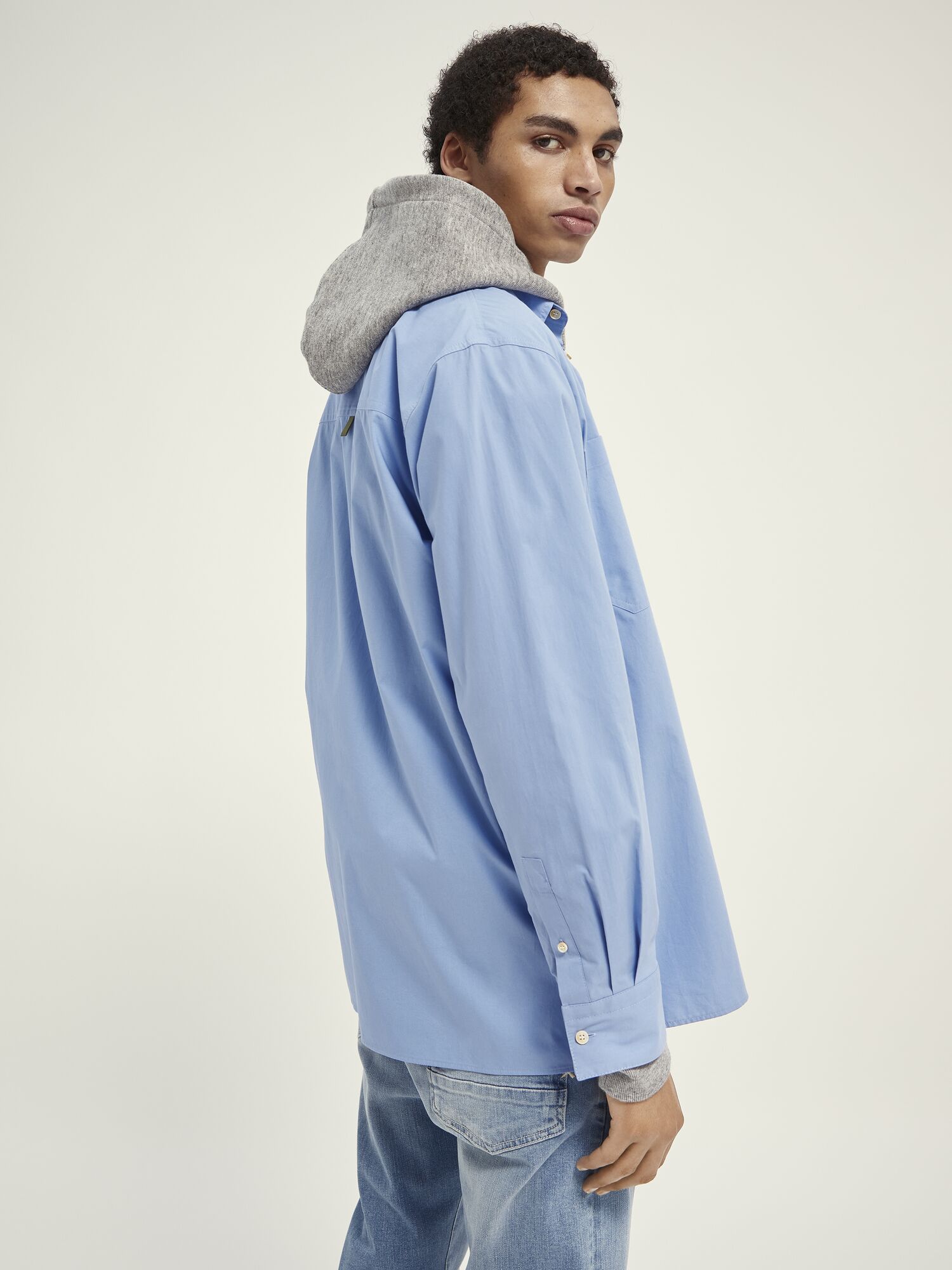 https://cdn.fynd.com/v2/falling-surf-7c8bb8/fyprod/wrkr/products/pictures/item/free/original/000000410287308004/x1vhT0ByXc-410287308_4155_10.jpg