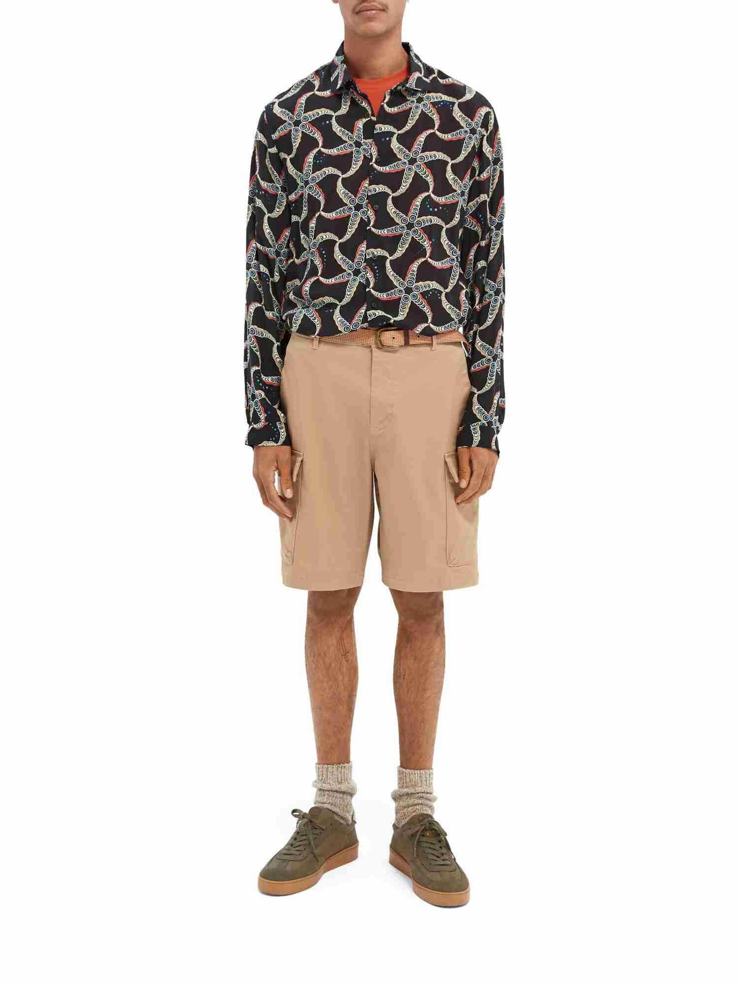 https://cdn.fynd.com/v2/falling-surf-7c8bb8/fyprod/wrkr/products/pictures/item/free/original/000000410287314004/Ov0lsKYzeuN-410287314_0217_13.jpg