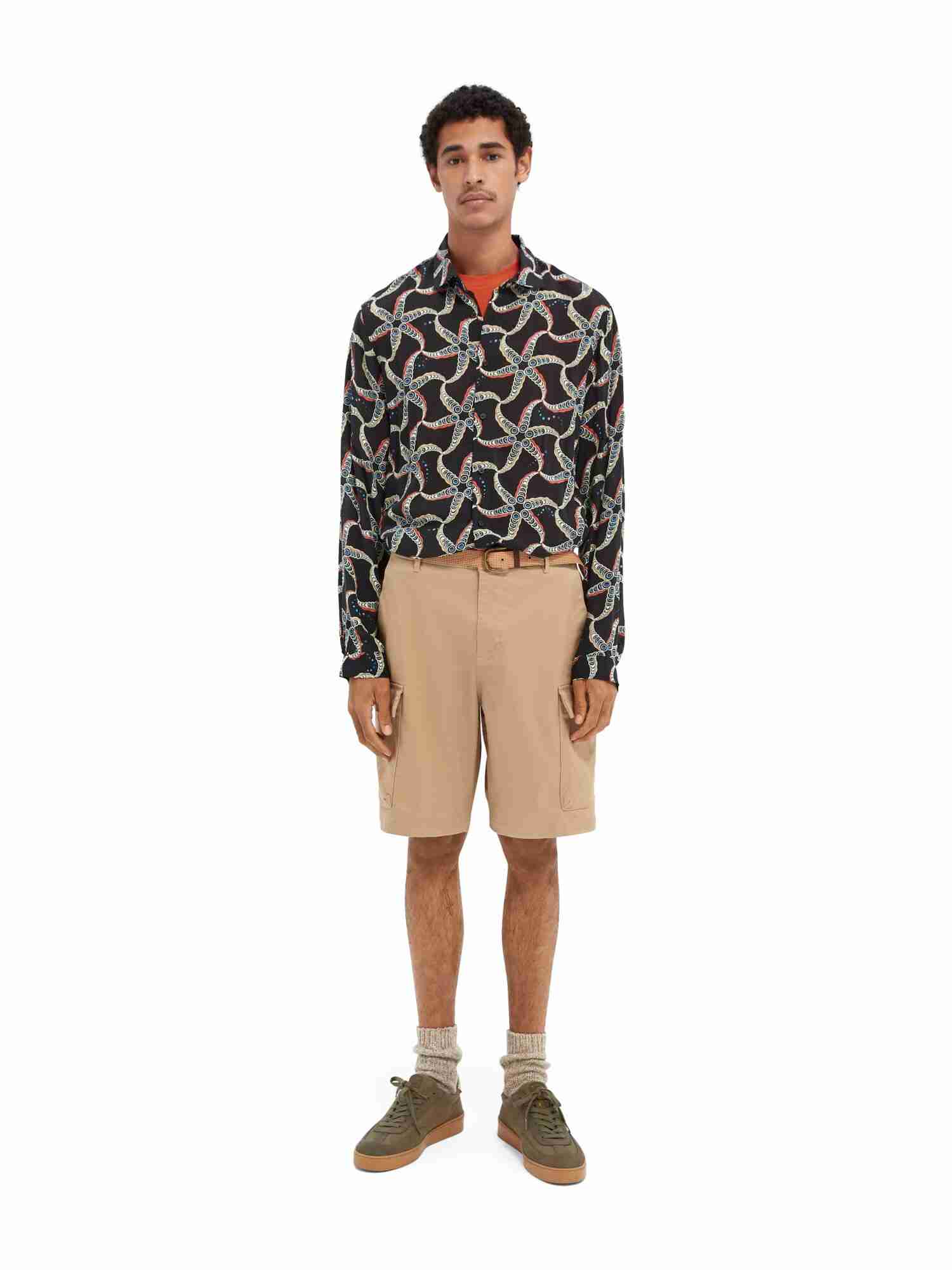 https://cdn.fynd.com/v2/falling-surf-7c8bb8/fyprod/wrkr/products/pictures/item/free/original/000000410287314004/rEFupEVGDH-410287314_0217_7.jpg