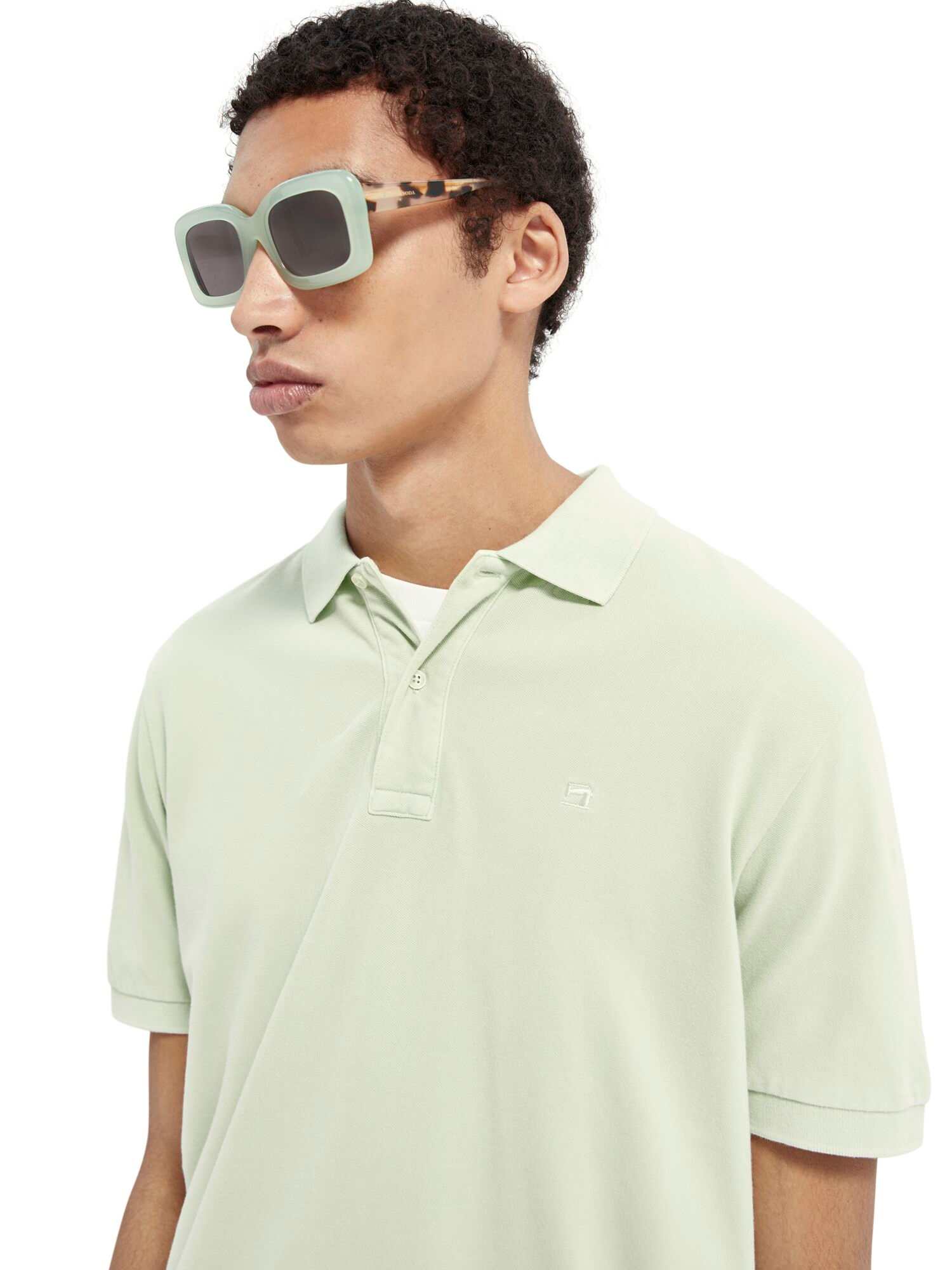https://cdn.fynd.com/v2/falling-surf-7c8bb8/fyprod/wrkr/products/pictures/item/free/original/000000410287356010/U_dOfV6XojE-410287356_0514_5.jpg
