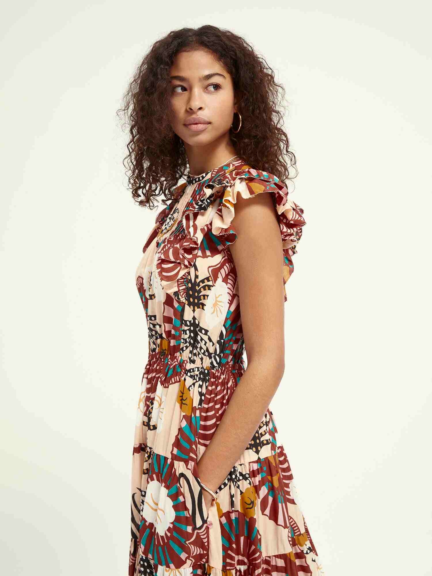 https://cdn.fynd.com/v2/falling-surf-7c8bb8/fyprod/wrkr/products/pictures/item/free/original/000000410287428004/vq3t-PNLDP-410287428_0217_13.jpg