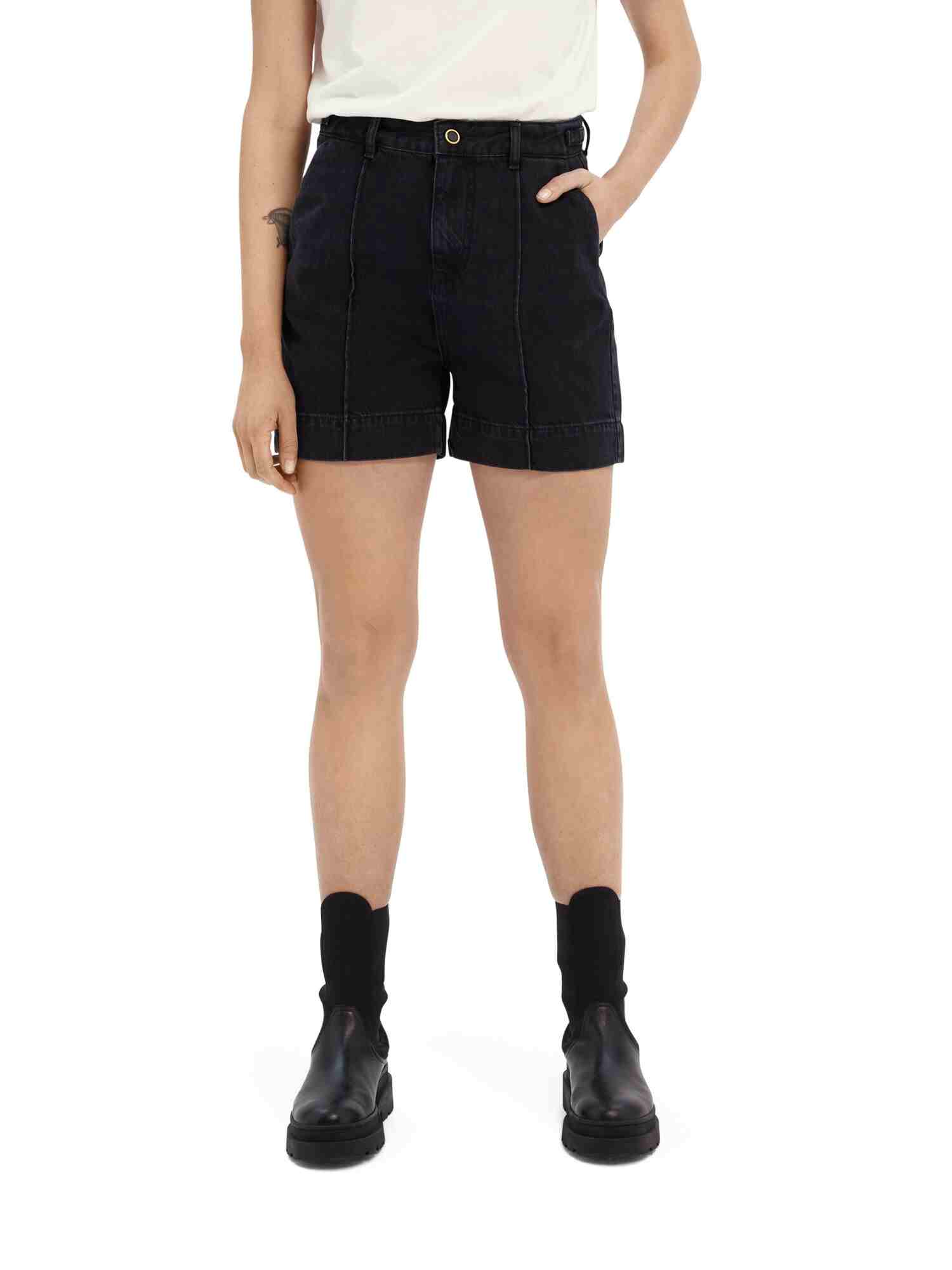 BOYFRIEND SHORTS - BLACK BUTTER