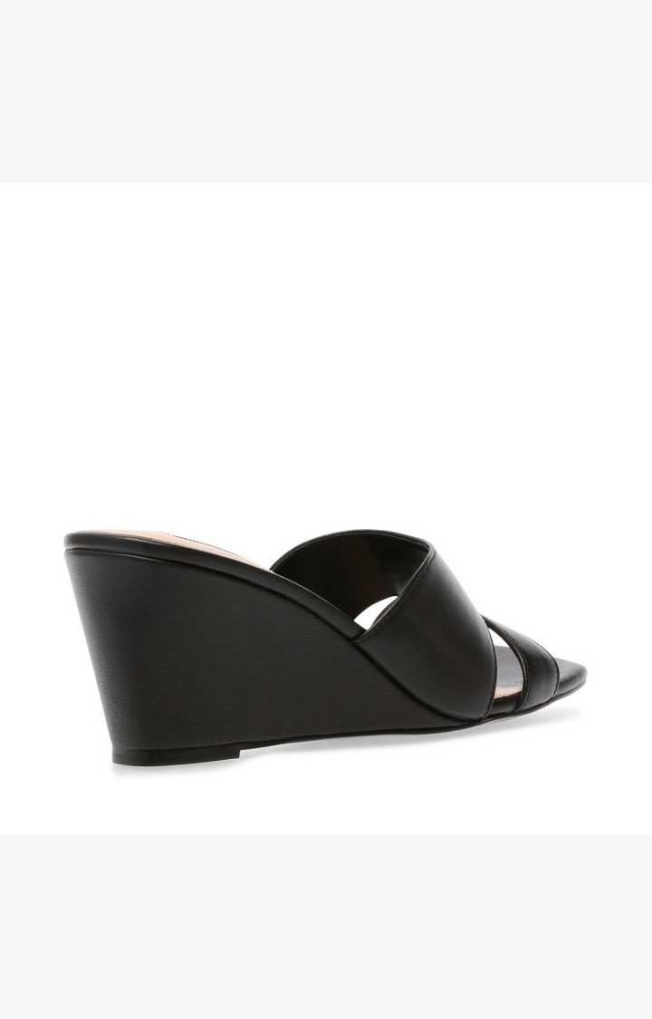Elessia Black Wedges