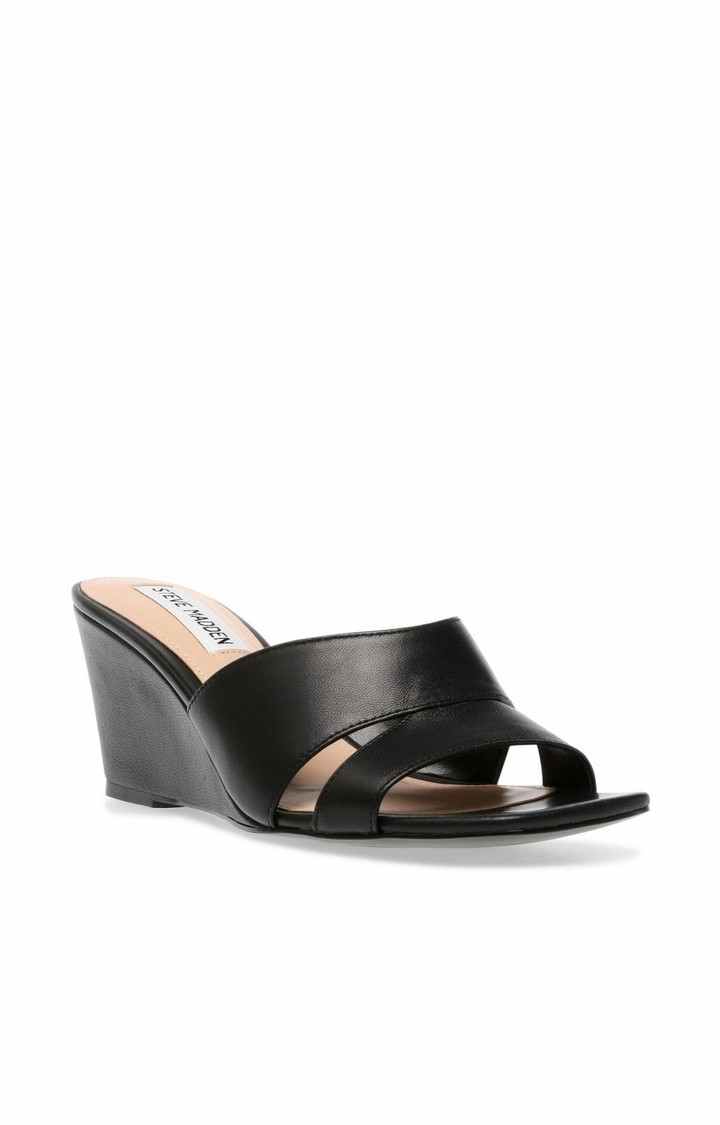 Elessia Black Wedges