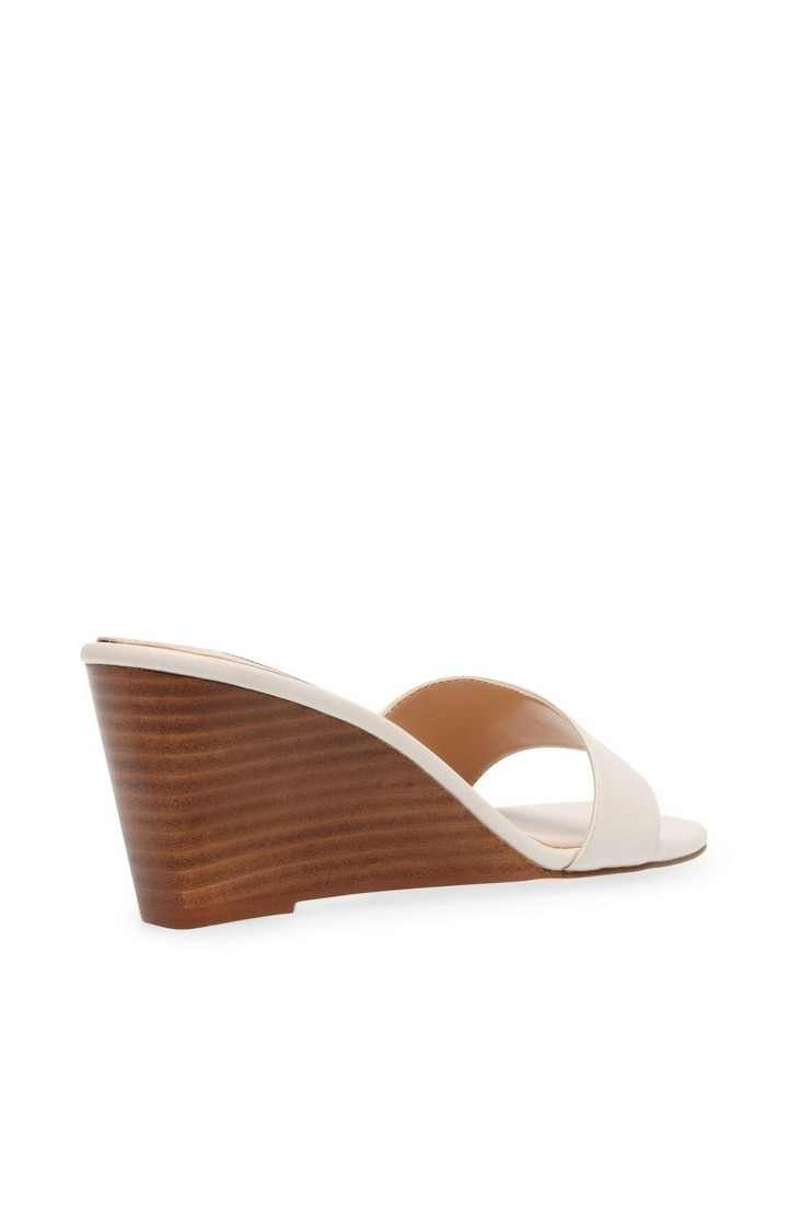 Redah Beige Wedges
