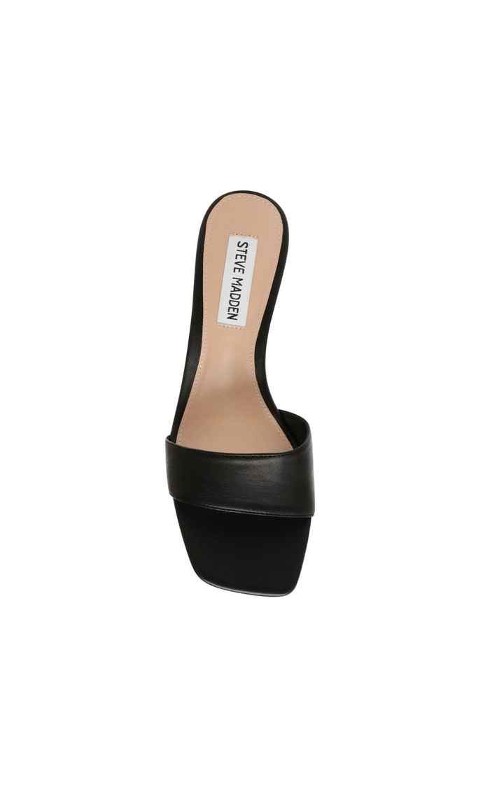 Redah Black Wedges