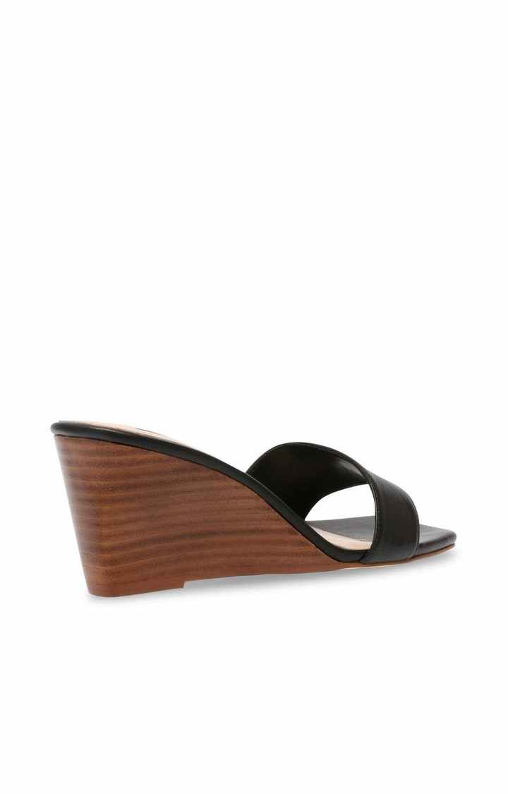 Redah Black Wedges
