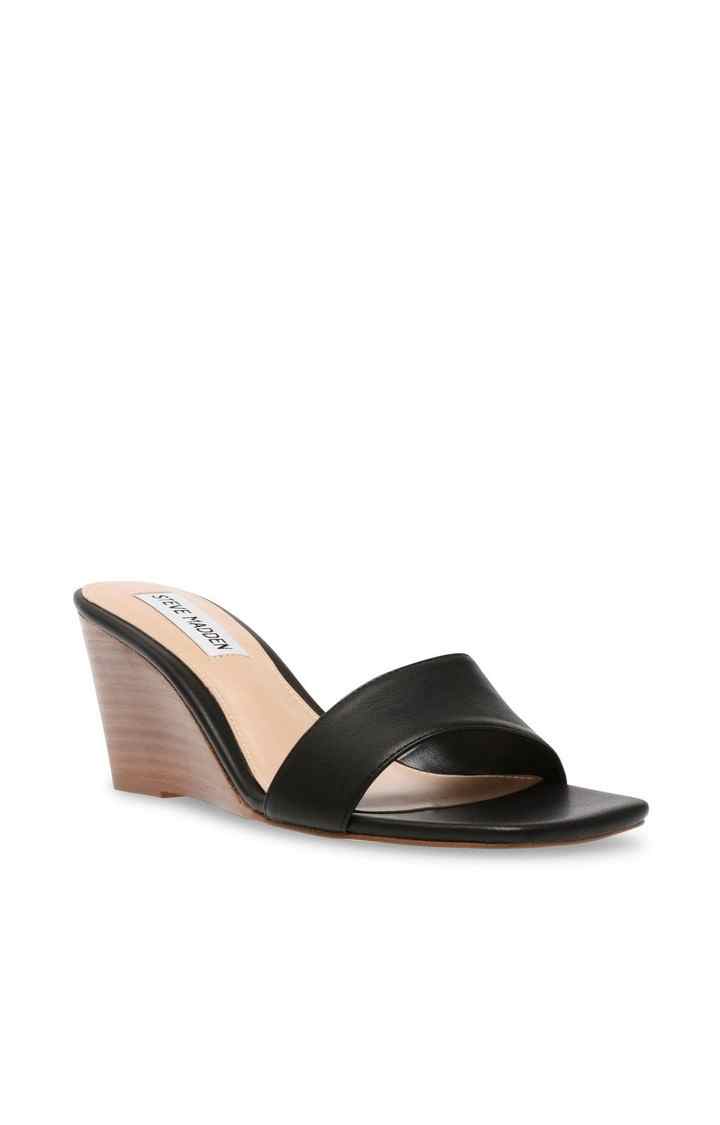Redah Black Wedges