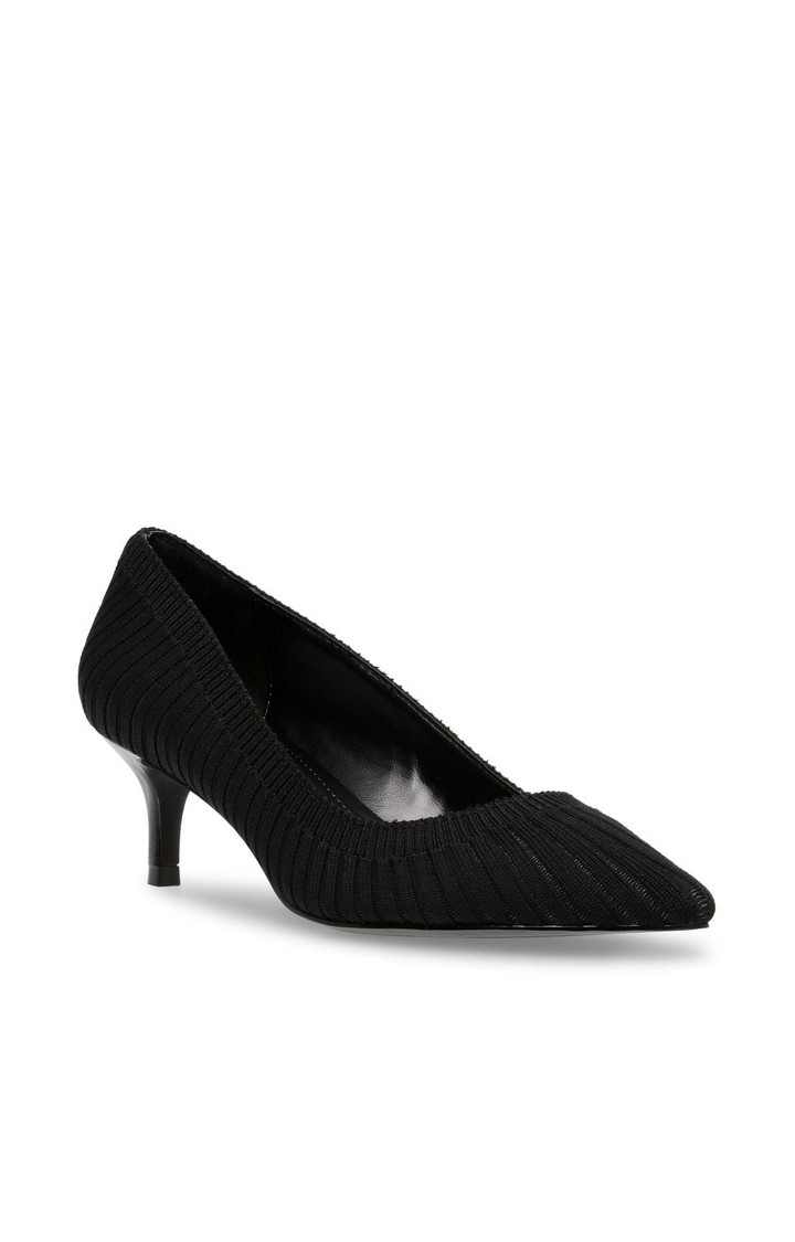 Sabrinah-K Black Pumps