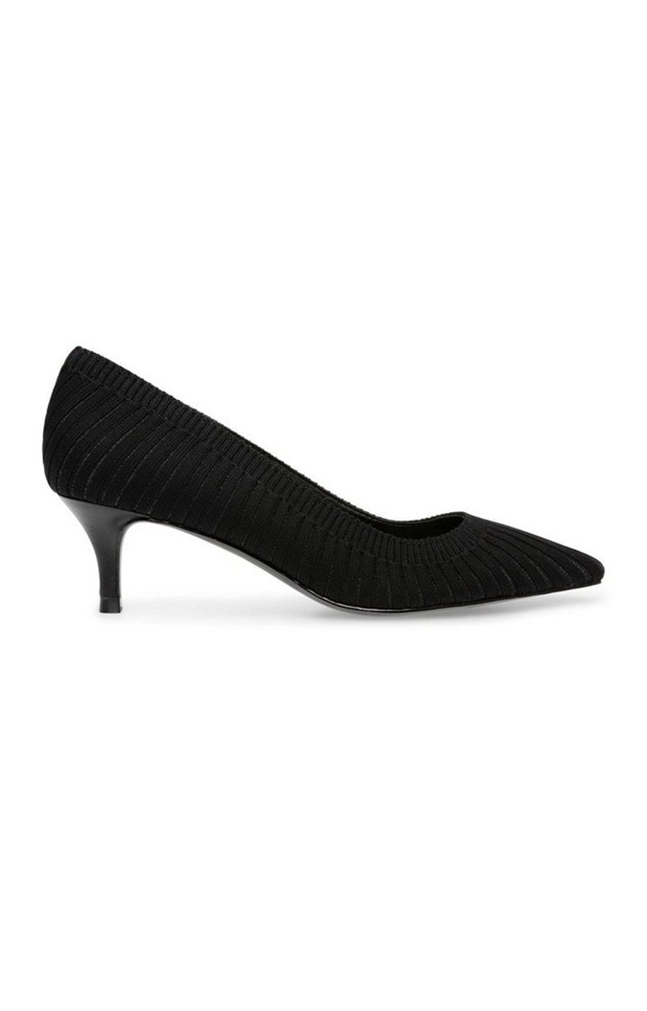 Sabrinah-K Black Pumps