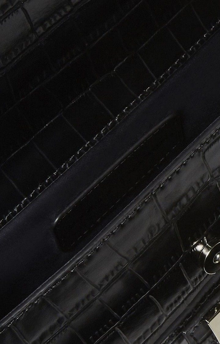 Bjulieta Black Handbags