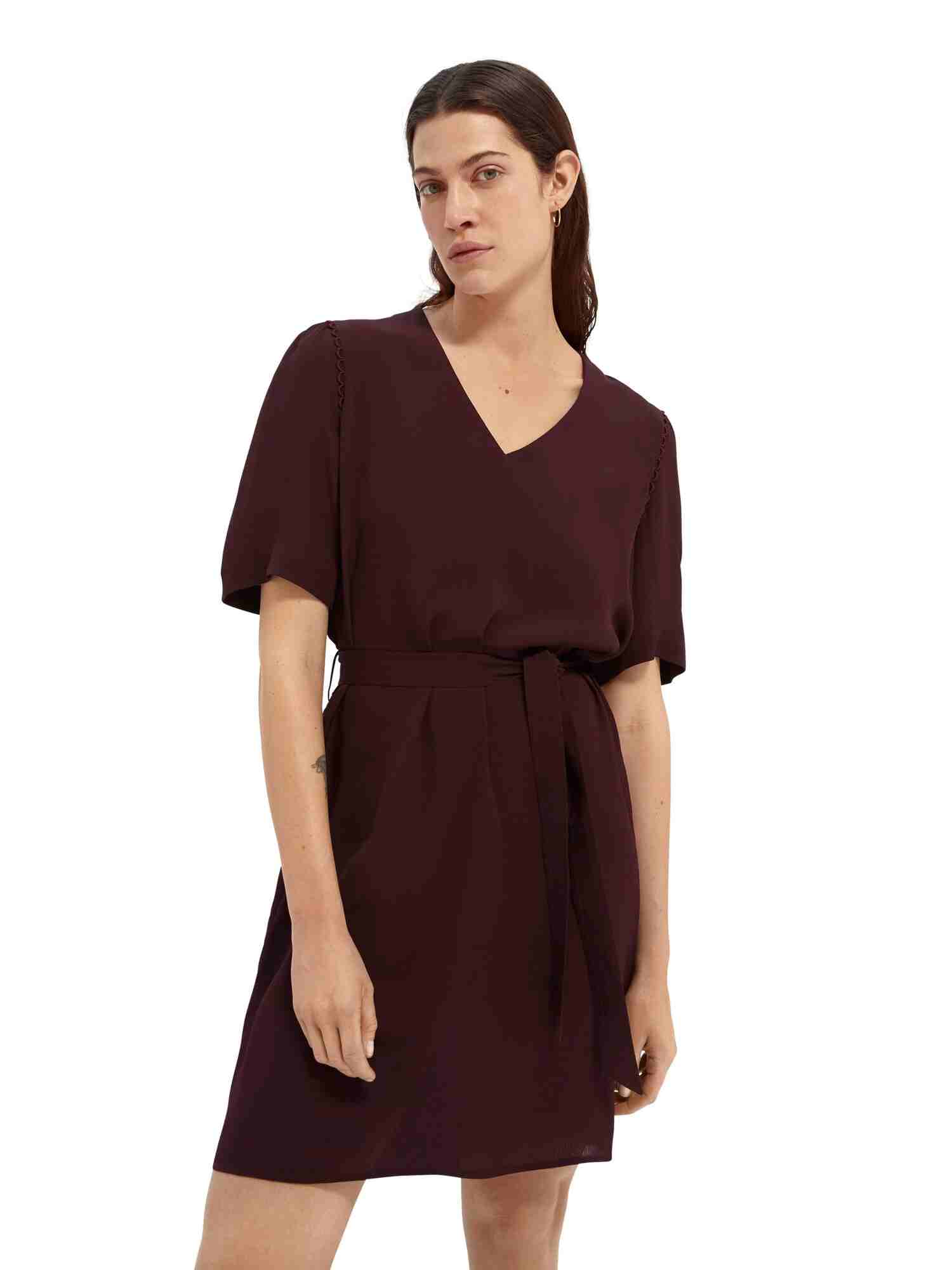 https://cdn.fynd.com/v2/falling-surf-7c8bb8/fyprod/wrkr/products/pictures/item/free/original/000000410292976004/P0gEvu35DHS-410292976_0640_3.jpg
