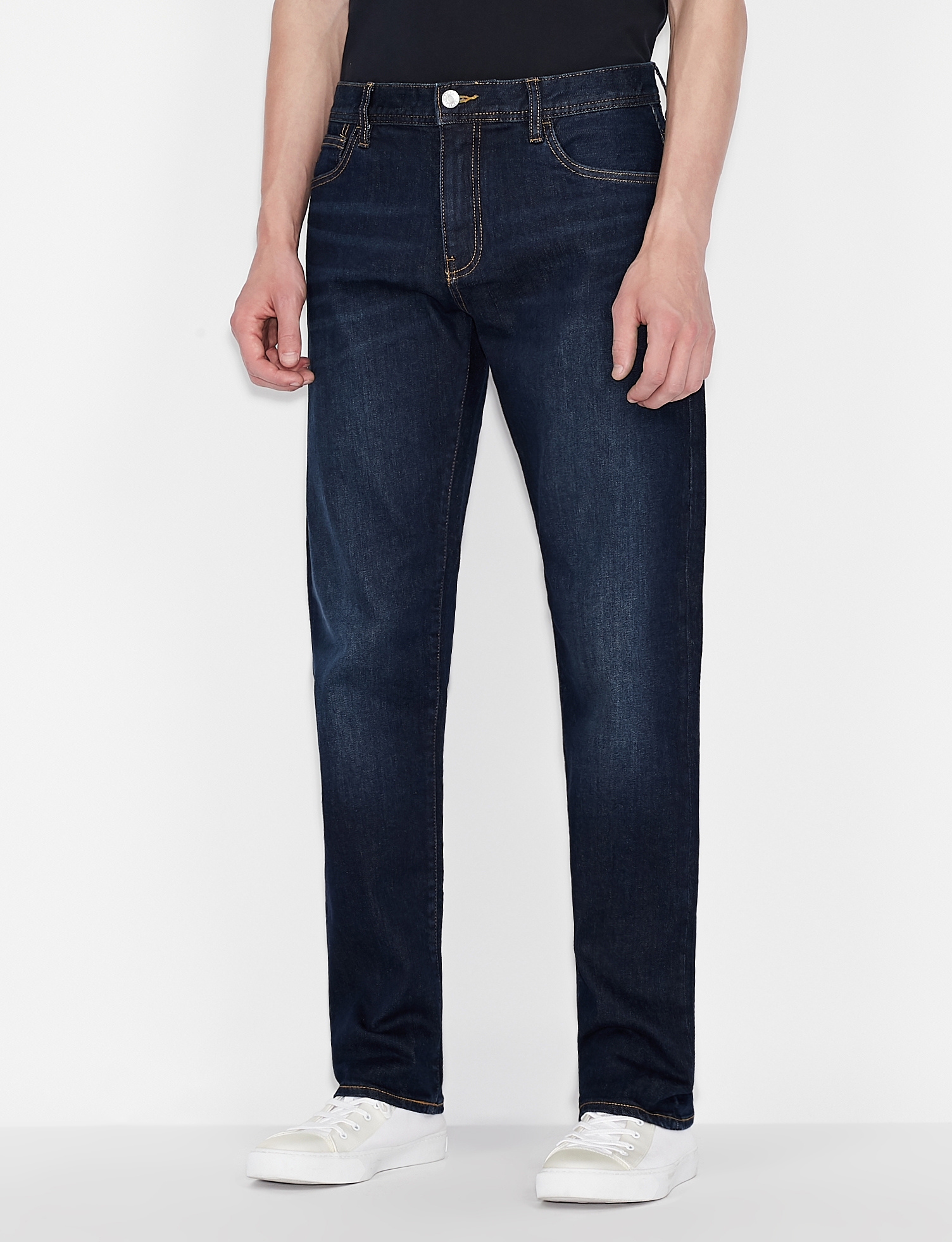 J16 Straight Fit Mid-Rise Washed Jeans