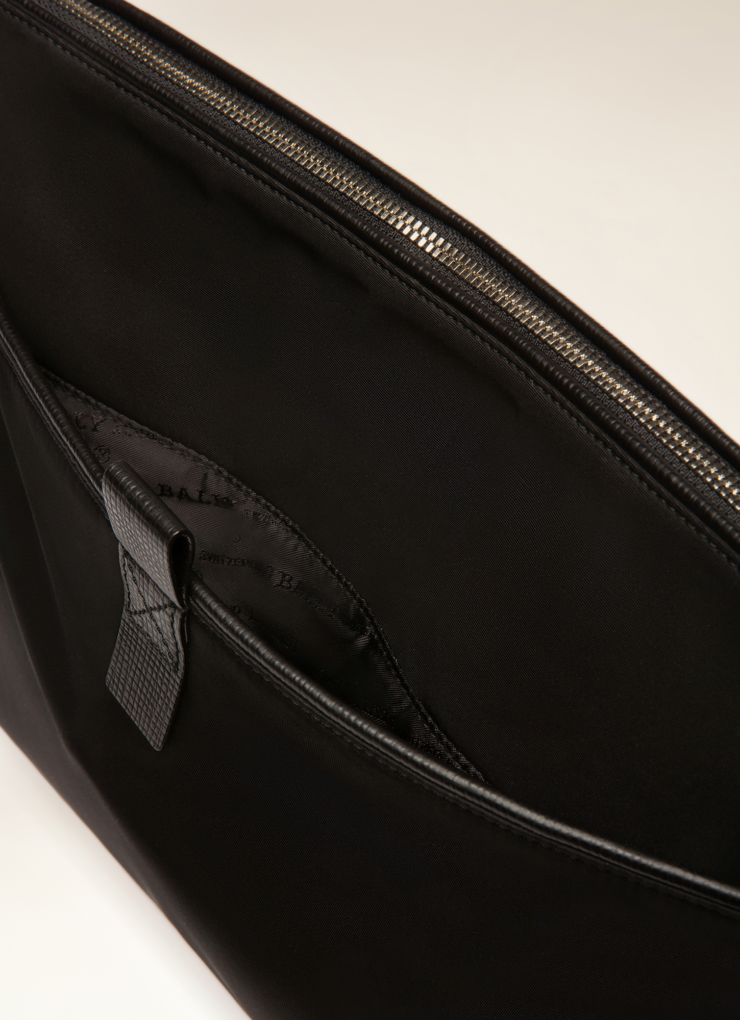 Ferdi Cross Body Bag
