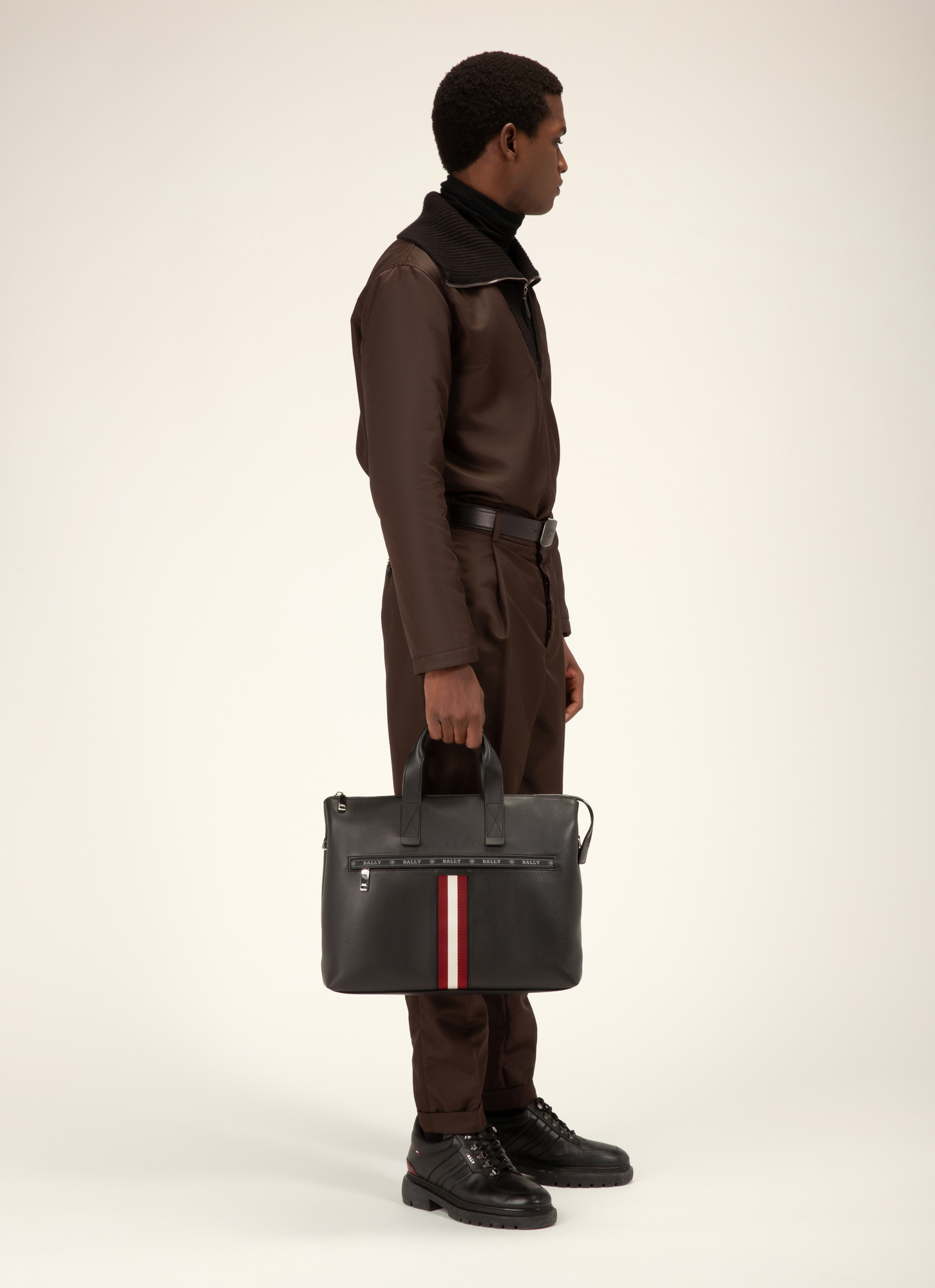 Henda Leather Business Bag In Black
