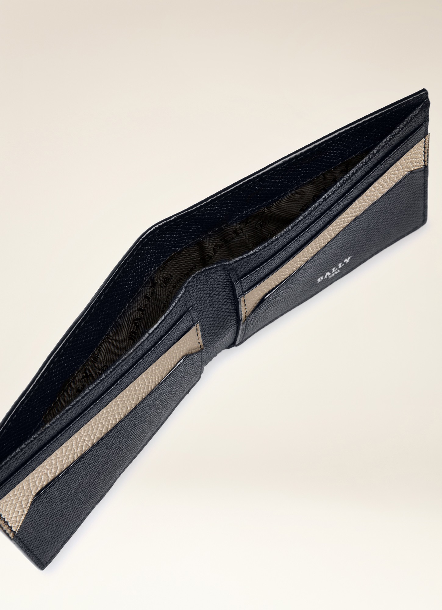 Bevye Black Leather Wallet