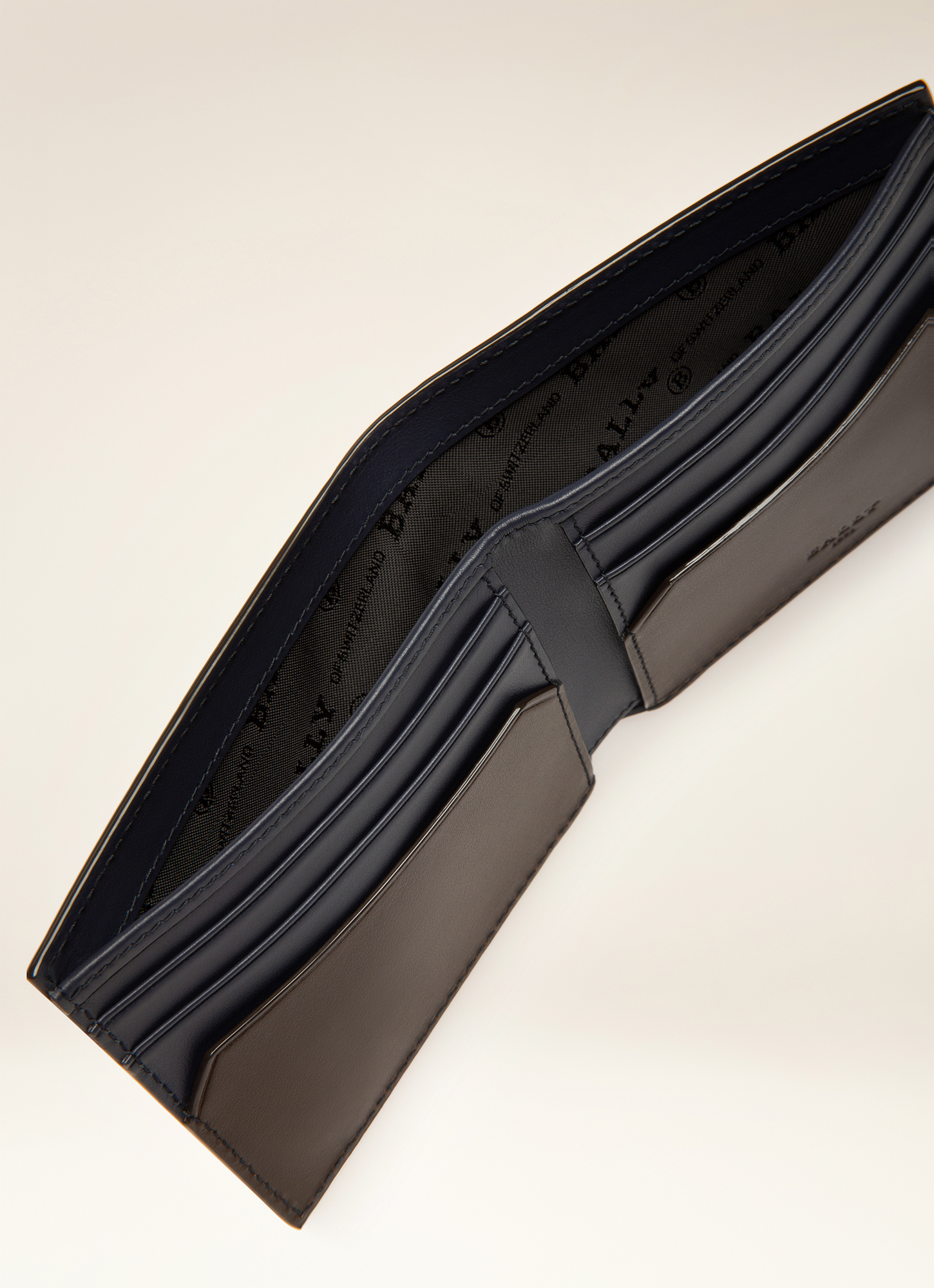Bevye Brown Leather Wallet
