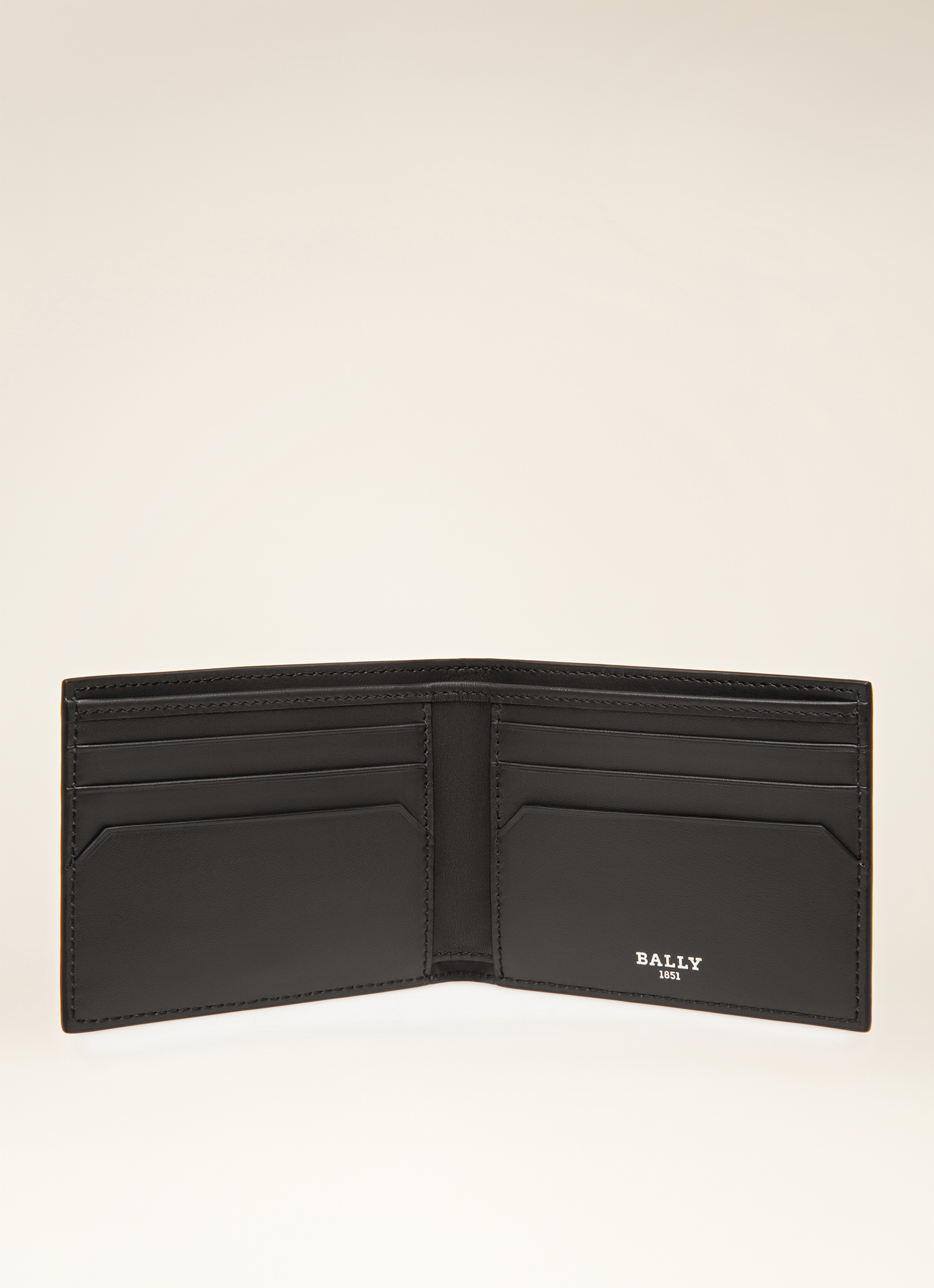Bevye Leather Wallet In Black