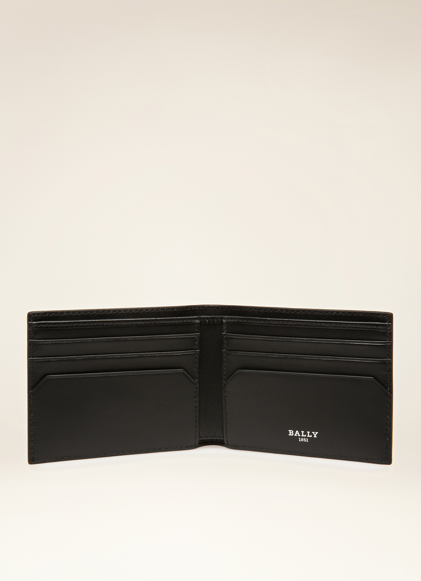 Bevye.My Black Leather Wallet