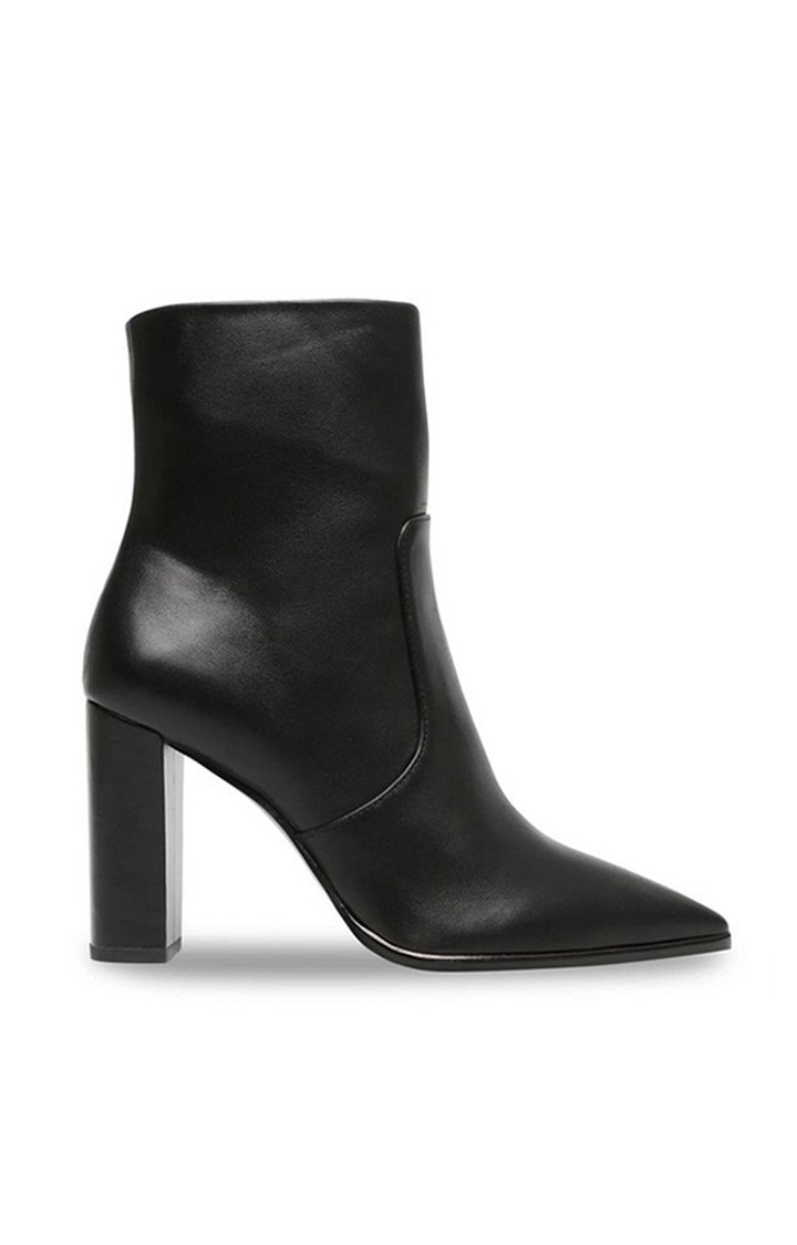 Negotiate Black Boots