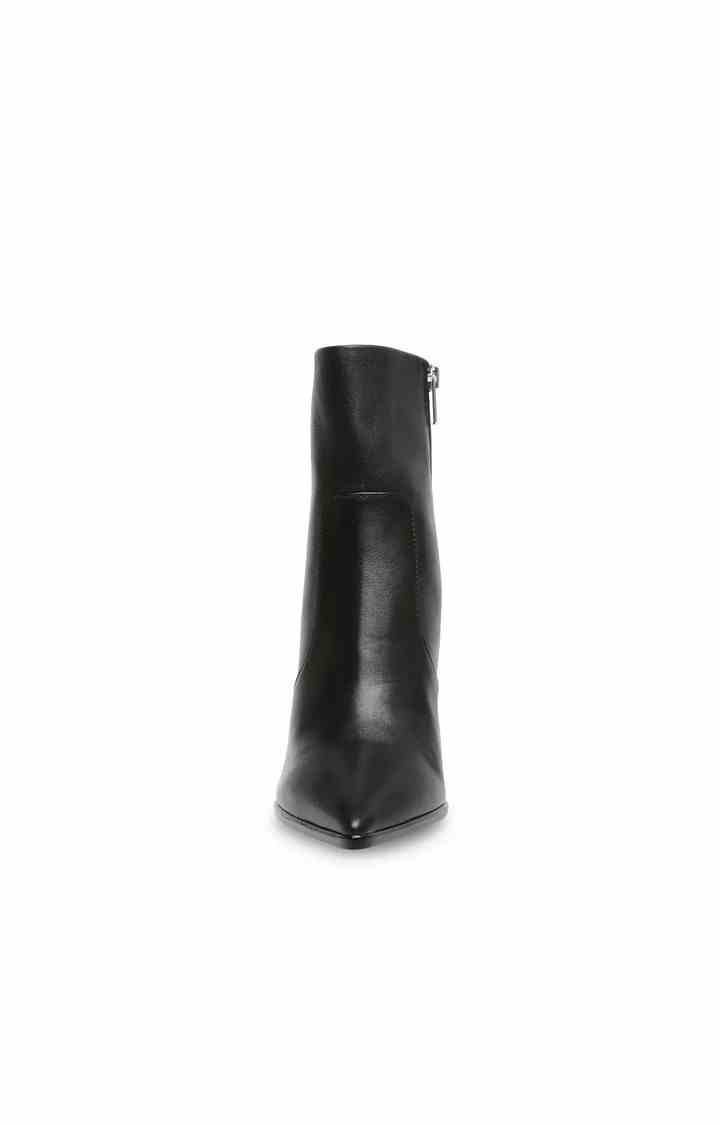 Negotiate Black Boots