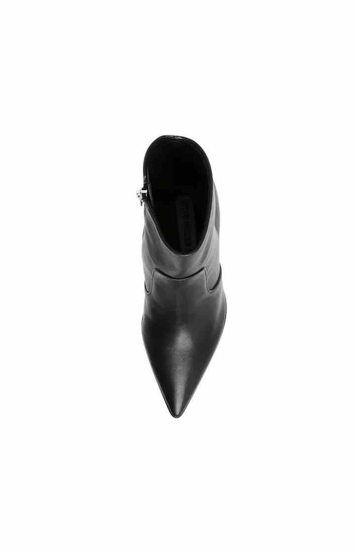 Negotiate Black Boots
