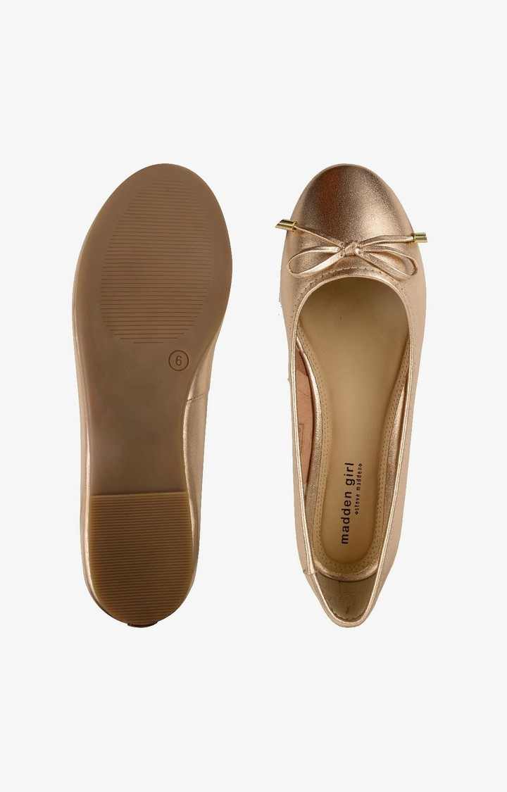 Sm-1296 Gold Closed Flats & Ballerinas