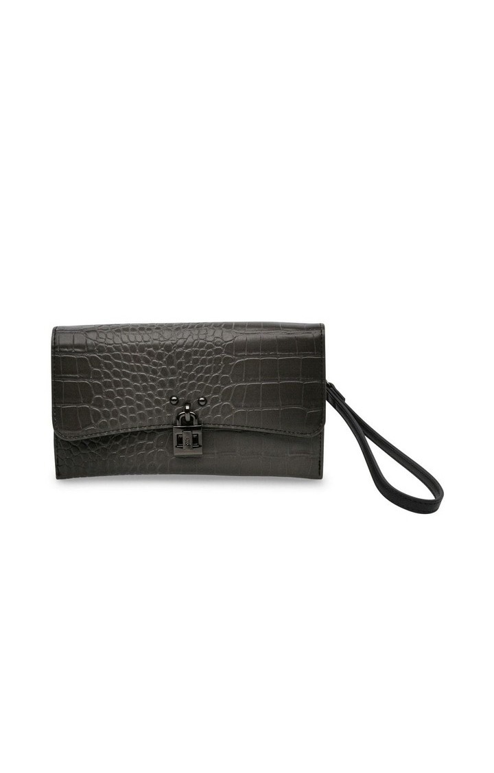 Bavvie Black Handbags