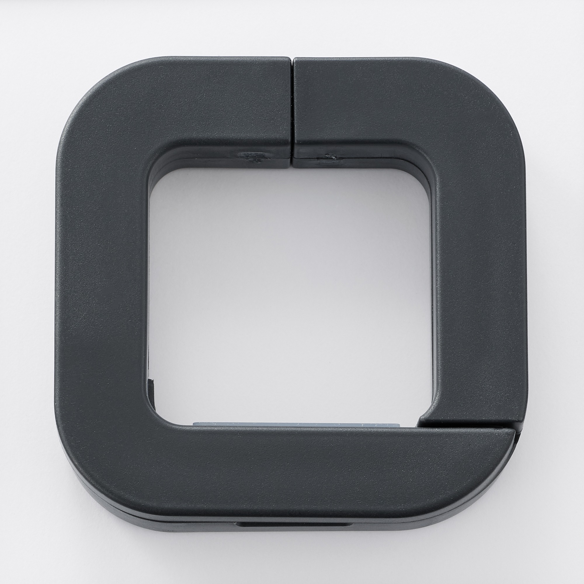 Travel bag hanger
