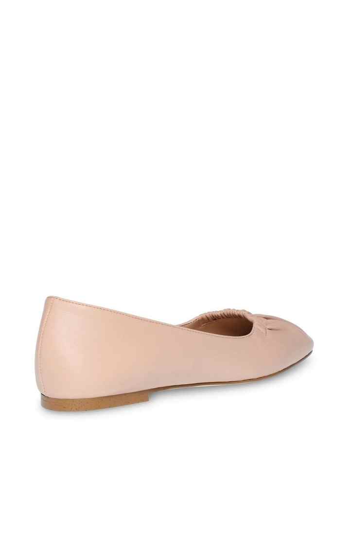Quaint Pink Closed Flats & Ballerinas