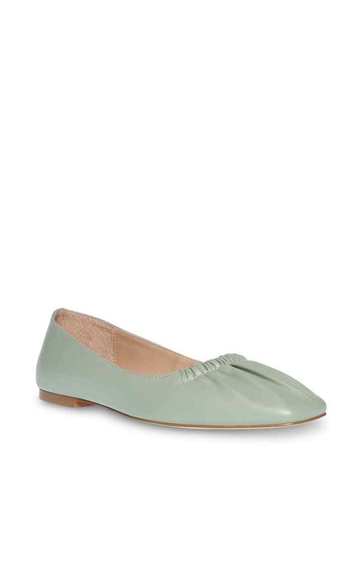 Quaint Green Closed Flats & Ballerinas