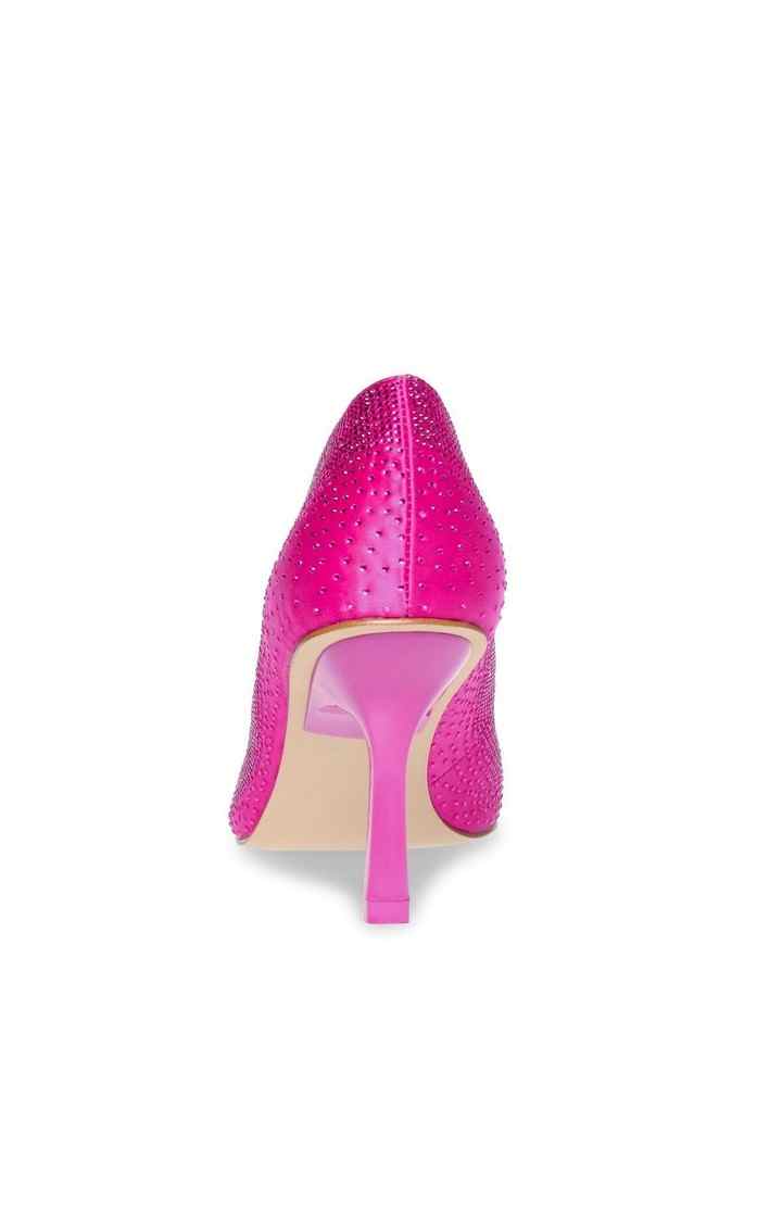 Sophie R Pink Pumps