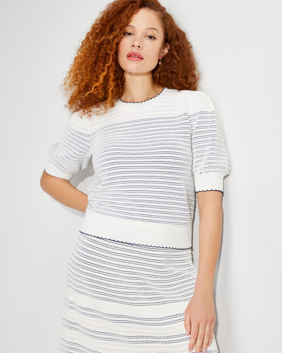 https://cdn.fynd.com/v2/falling-surf-7c8bb8/fyprod/wrkr/products/pictures/item/free/original/000000410312298004/qO-7dhuy7-410312298004_2.jpg