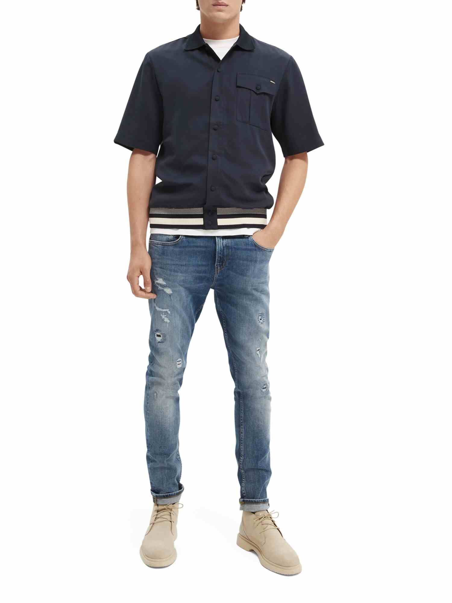 https://cdn.fynd.com/v2/falling-surf-7c8bb8/fyprod/wrkr/products/pictures/item/free/original/000000410313426005/7F71V89jnP-1645412_7.jpg