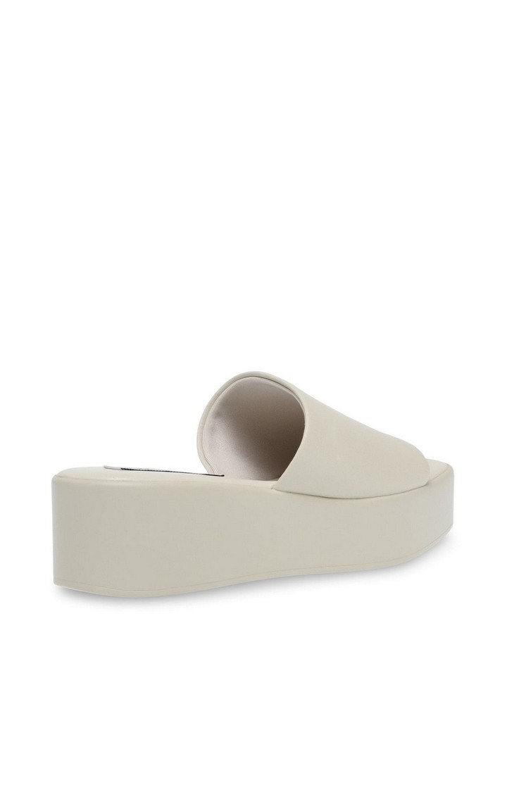 Blurr Beige Wedges