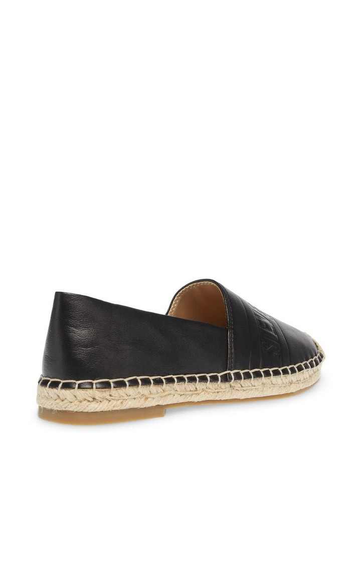 Waken Black Closed Flats & Ballerinas