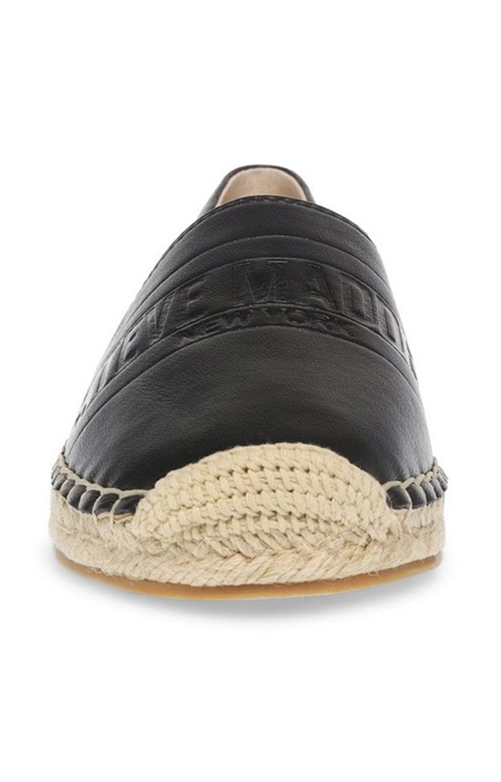 Waken Black Closed Flats & Ballerinas