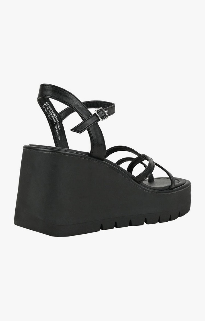 Vaultt Black Wedges