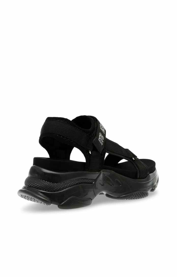 Maximal Black Flats