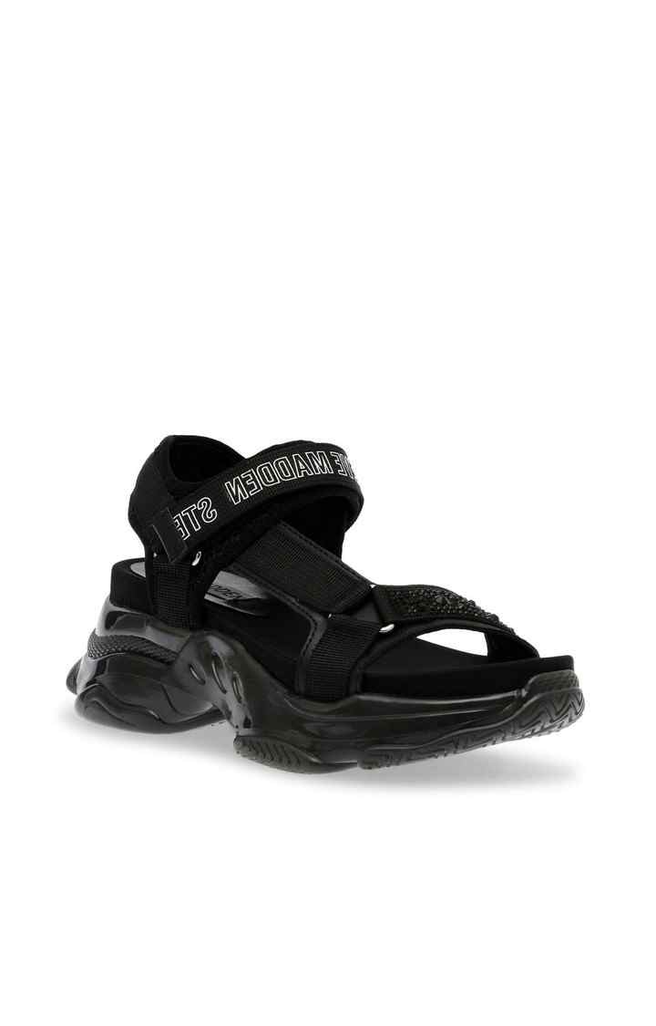 Maximal Black Flats