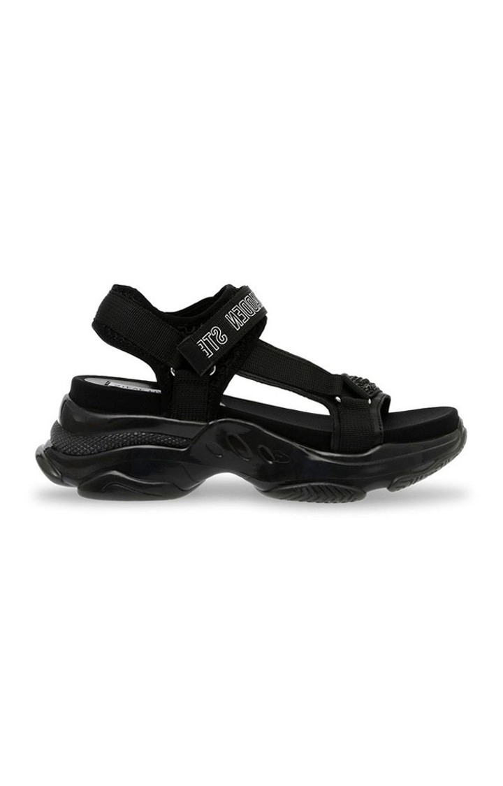 Maximal Black Flats